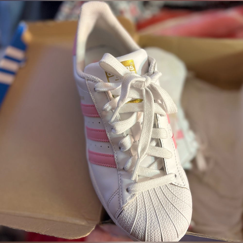 Adidas Superstar Sneakers